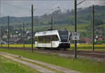 RABe 526 732 auf dem Weg nach Erzingen. Wilchingen, Mai 2025.