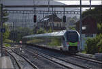 RABe 528 104 und RABe 528 114 in Moutier auf dem Weg nach Biel. Juni 2026.