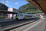 RABe 528 104 und RABe 528 114 in Moutier auf dem Weg nach Biel. Juni 2026.