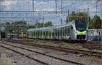 Ankunft von RABe 528 216 in Burgdorf. Mai 2025.