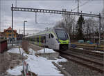 RABe 528 213 wartet in Schwarzenburg die Rückreise nach Bern ab.