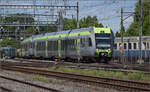 RABe 535 121 und ein weiterer RABe 535 auf dem Weg nach Burgdorf.