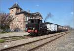 Chemin de Fer Touristique du Rhin, das Kleinod im Auwald bei Neu-Breisach.

Einfahrt Volgelsheim mit 030 TB 134 'Theodor'. April 2019.