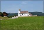 Die Dorfkirche von Roggenburg ist nicht ganz im Dorf.