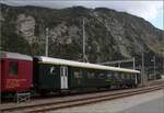 Sauber restaurierter EW II 1.-Klasse-Wagen 50 85 18-33 617-9 CH-SLM in G�schenen. September 2022.