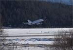 Dassault Falcon 2000LX mit der Kennung VQ-BIJ beim Start in Samedan nach Athen. Januar 2023.