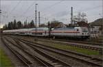 147 578 mit IC2 4905 fährt nach Stuttgart.