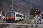 Erst mal muss Domino RBDe 560 253 mit TransN-Logo nach Oensingen ausfahren.