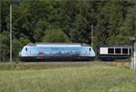 Re 465 016 'Stockhorn' mit dem GPX in Wilerau zu Füssen des namensgebenden Stockhorn.