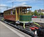 Das wertvolle Transportgut an diesem Tag war der wundervoll restaurierte Tramwagen Bi 369 der CGTE, auf dem Weg in die Heimat. Turgi, Juli 2023.