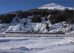 ABe 4/16 3157 und ABe 4/16 3141 auf dem Weg nach St. Moritz. Celerina, Januar 2024.