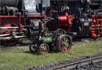 175 Jahre Eisenbahn in Nördlingen / 55 Jahre Bayrisches Eisenbahnmuseum.

Lokomobil von Charles Burell & Sons als willkommener Zaungast im Bahnmuseum. Mai 2024.