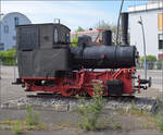 175 Jahre Eisenbahn in Nördlingen / 55 Jahre Bayrisches Eisenbahnmuseum.

Die 700 mm-Schmalspurlok 4273 aus dem Jahr 1924 von Maffei wird auf dem Gelände auf der Seite des Empfangsgebäudes ausgestellt. Mai 2024.