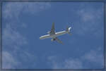Im Vorprogramm eine Flugshow mit der Frachtmaschine Boing 767-300 UK67009.
