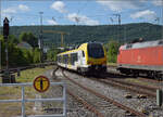 Der Flirt 1429 050 von Arverio alias ET 5.15 fährt aus Aalen Richtung Stuttgart aus.