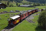 Feuerwehr-bung zur Nutzung des  Lschzuges   X 2982 der Bahn auf der Furka-Bergstrecke. Oberwald, August 2025.
