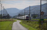 RABDe 500 009 'Friedrich D�rrenmatt' und RABDe 500 011 'Blaise Cendrars' bei Altreu.