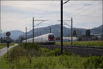 RABDe 500 024 'Ernest von Stockalper' und RABDe 500 025 'Xavier Stockmar' bei Altreu.